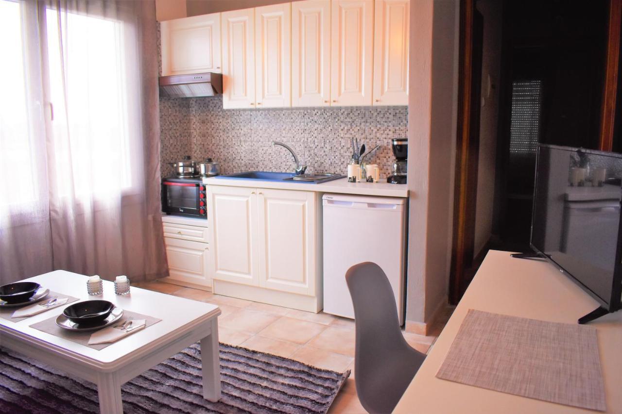 Cozy And Modern Apartamento Comotini Exterior foto